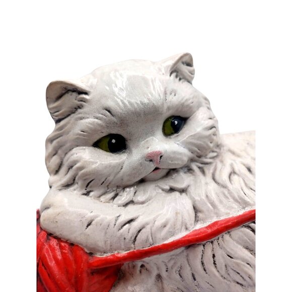 Vintage 11.5" White Persian Cat Green Eyes Figurine Playing With Red Yarn Statue - Picture 4 of 12